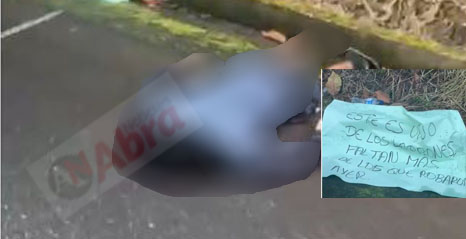 En vía Pasto-Tumaco, hallaron un cadáver con un cartel.